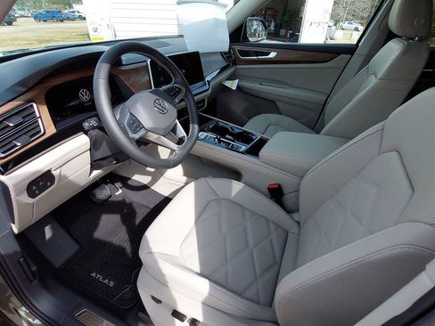 New 2026 Volkswagen Atlas SE FWD image 13