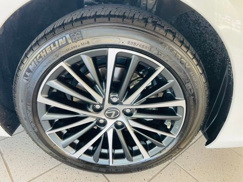 Certified 2025 Lexus ES 350 w/ Premium Package image 15