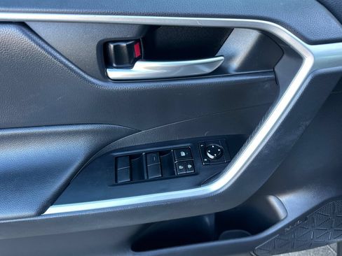 Used 2020 Toyota RAV4 XLE w/ All Weather Liner Package FWD image 11
