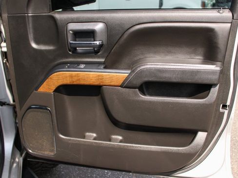 Used 2018 Chevrolet Silverado 1500 LTZ image 34