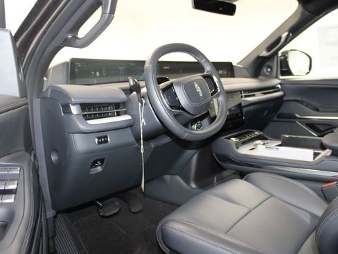 New 2025 Lincoln Navigator Reserve w/ Jet Appearance Package image 23