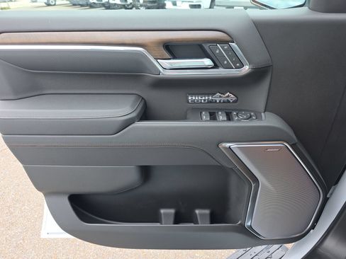 New 2026 Chevrolet Silverado 1500 High Country w/ High Country Premium Package AWD/4WD image 17