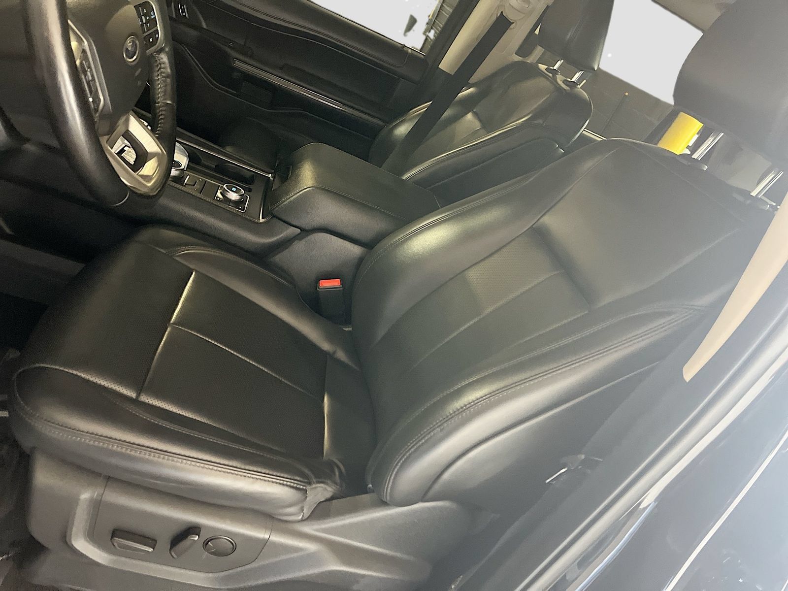 Used 2024 Ford Expedition XLT AWD/4WD image 19