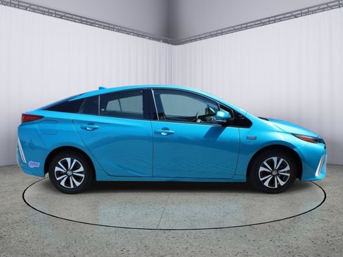 Used 2019 Toyota Prius Prime Plus FWD image 10