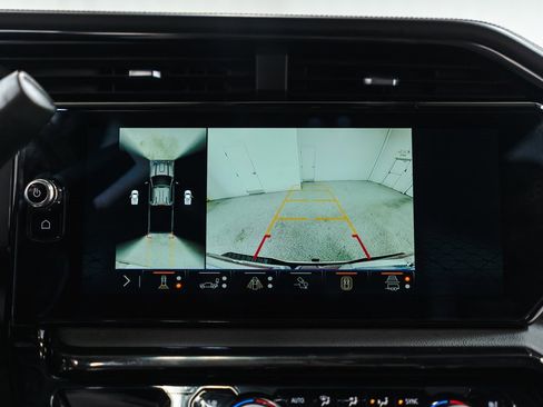 Used 2024 GMC Sierra 3500 AT4 w/ AT4 Premium Plus Package image 16