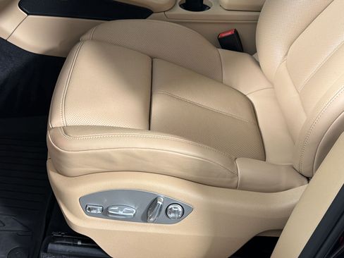 Certified 2026 Porsche Macan S AWD/4WD image 14