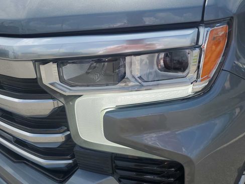 Used 2023 Chevrolet Silverado 1500 High Country w/ High Country Premium Package AWD/4WD image 13