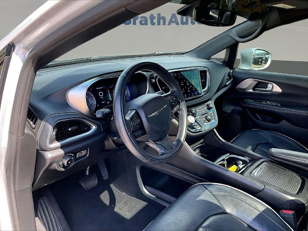 Used 2022 Chrysler Pacifica Limited w/ S Appearance Package FWD image 20