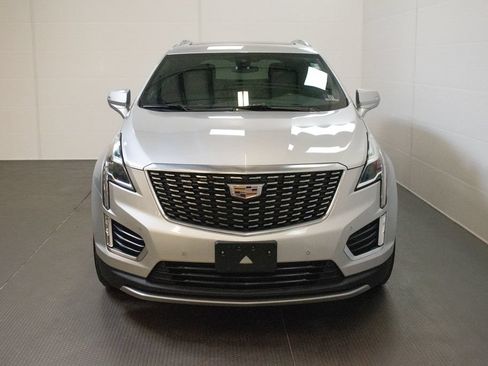 Used 2020 Cadillac XT5 Premium Luxury AWD/4WD image 2