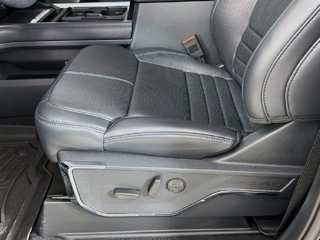 Used 2025 Ford F250 Platinum AWD/4WD image 24
