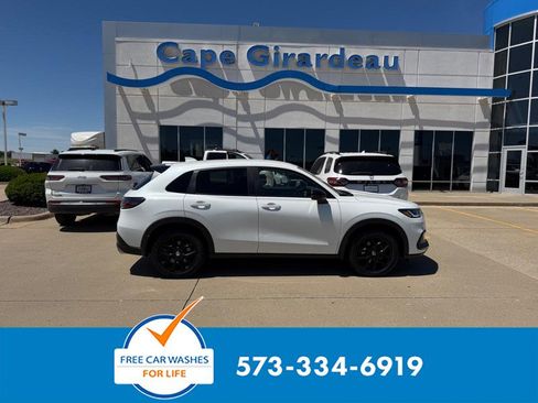 Used 2024 Honda HR-V Sport image 1