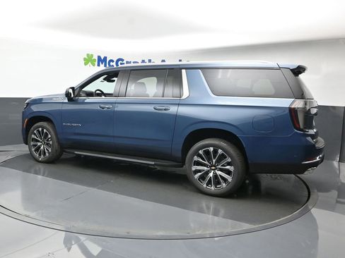New 2025 Chevrolet Suburban High Country image 22