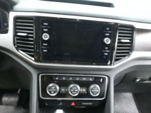 Used 2023 Volkswagen Atlas SE AWD/4WD image 16