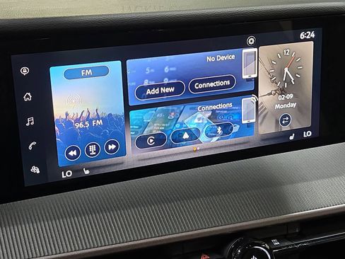 Certified 2025 Nissan Murano SV image 21