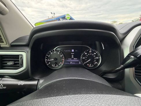 Used 2021 Nissan Titan SV w/ SV Convenience Package AWD/4WD image 17