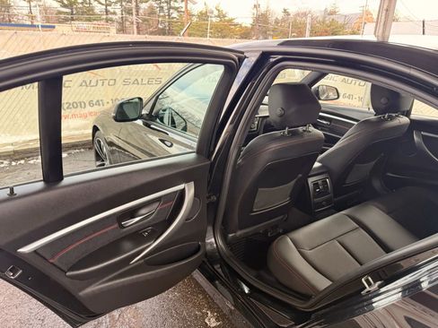 Used 2018 BMW 330i xDrive 330i xDrive Sedan 4D w/ Convenience Package image 17