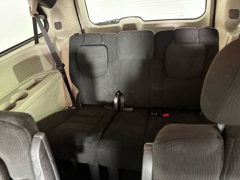 Used 2017 Dodge Grand Caravan SE image 15