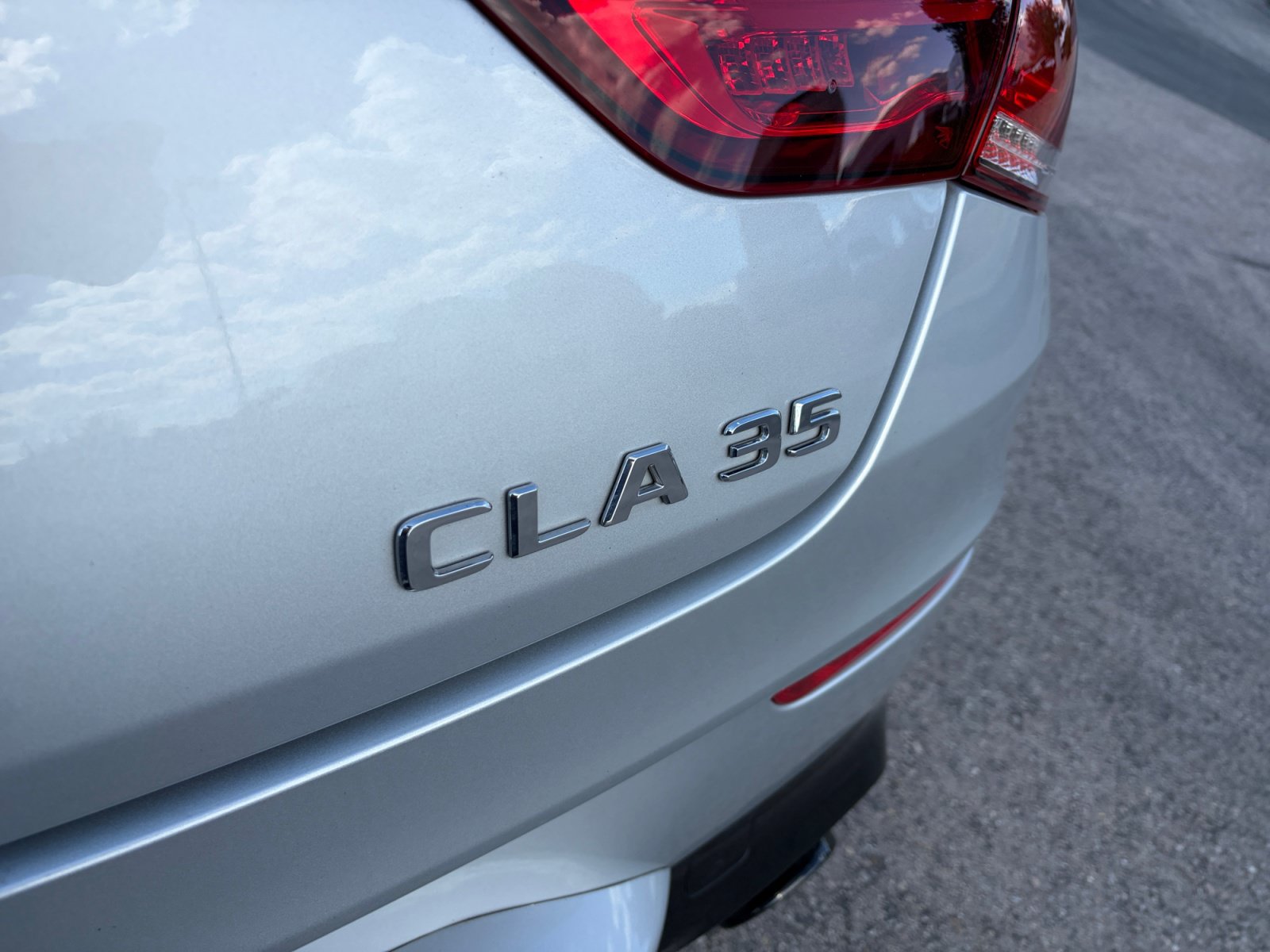 Certified 2022 Mercedes-Benz CLA 35 AMG 4MATIC image 24