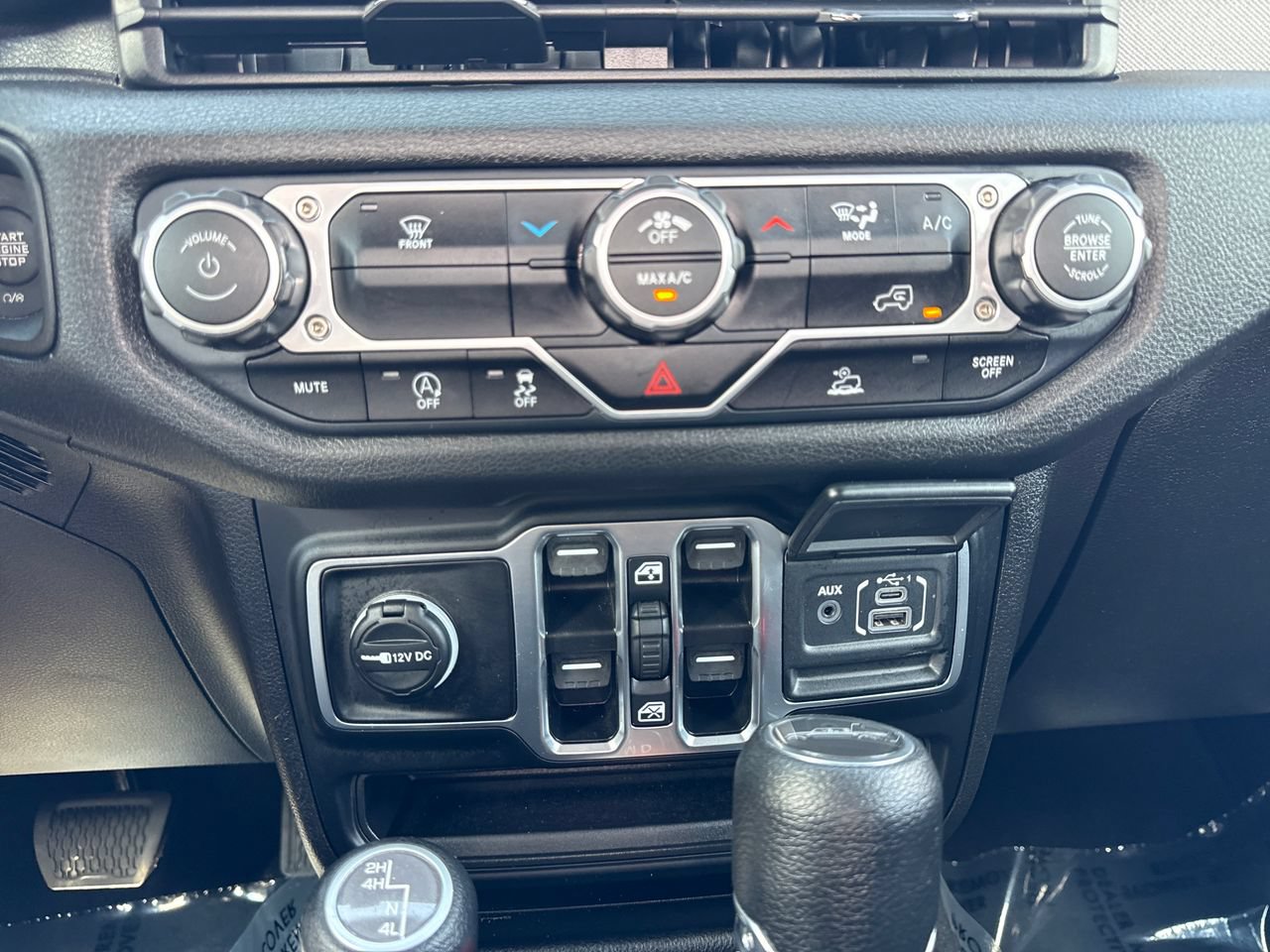 Certified 2025 Jeep Gladiator Sport AWD/4WD image 20
