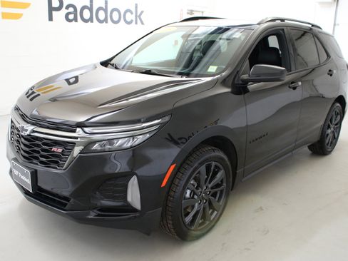 Used 2023 Chevrolet Equinox RS image 3