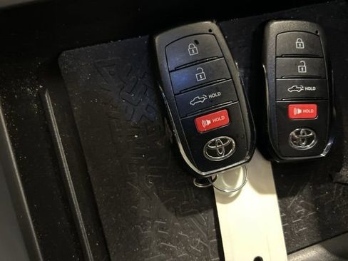 Used 2023 Toyota Tundra Platinum image 27