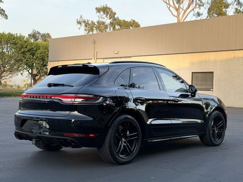 Used 2020 Porsche Macan Turbo image 10