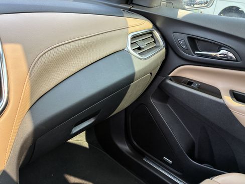 Used 2024 Chevrolet Equinox Premier FWD image 39