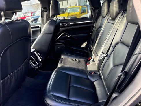 Used 2018 Porsche Cayenne image 7