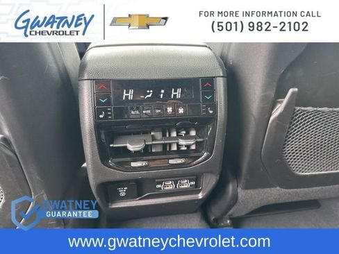 Used 2023 Jeep Grand Cherokee Overland w/ Luxury Tech Group IV AWD/4WD image 27