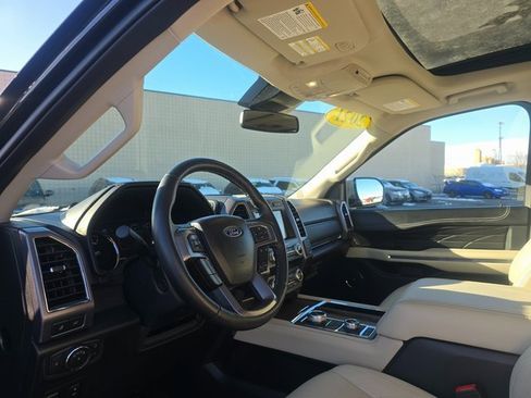Used 2021 Ford Expedition Platinum image 11