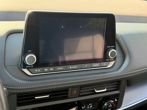 Used 2023 Nissan Rogue SV w/ SV Premium B Package FWD image 24