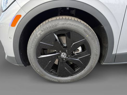 New 2026 Volkswagen ID.4 Pro S image 9