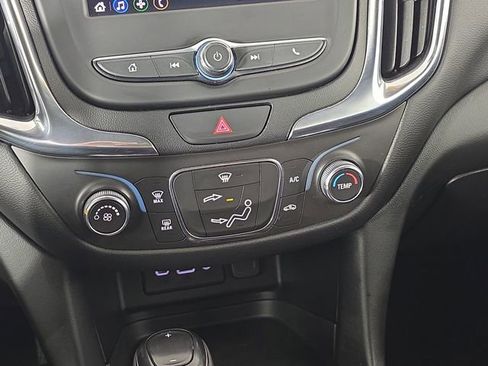 Used 2021 Chevrolet Equinox LT image 24