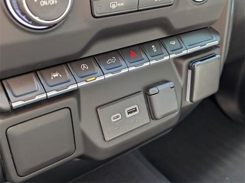 Certified 2023 Chevrolet Silverado 1500 Custom image 21