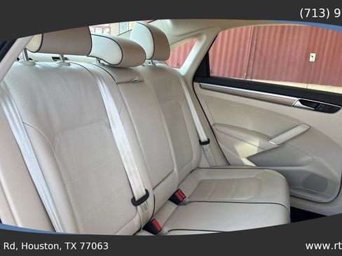 Used 2016 Volkswagen Passat 1.8T SE image 35