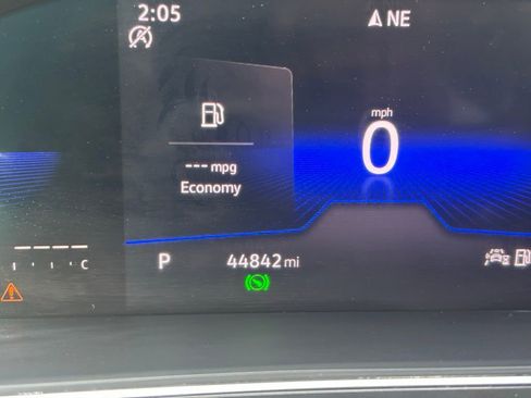 Used 2022 Volkswagen Tiguan SE image 26