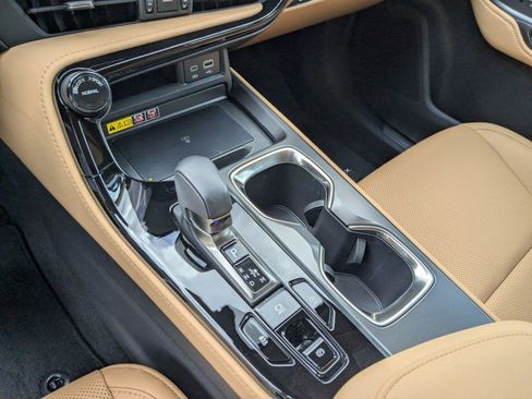Used 2025 Lexus NX 250 FWD w/ Towing Package (2000 Lbs) image 14
