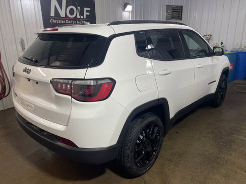 New 2026 Jeep Compass Latitude image 6