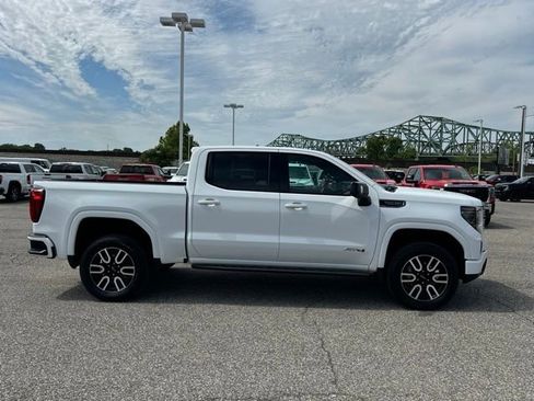 Used 2025 GMC Sierra 1500 AT4 w/ AT4 Premium Package AWD/4WD image 6