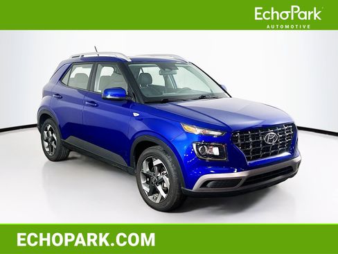 Used 2025 Hyundai Venue SEL FWD image 1