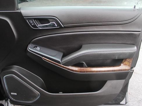 Used 2019 Chevrolet Tahoe LT image 9