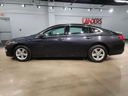 Used 2023 Chevrolet Malibu LT FWD image 4