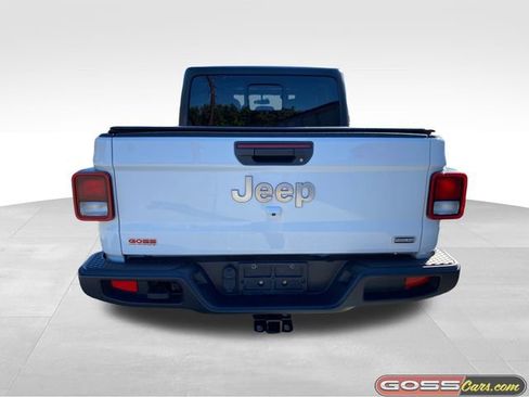 Certified 2020 Jeep Gladiator Overland w/ Cold Weather Group image 4