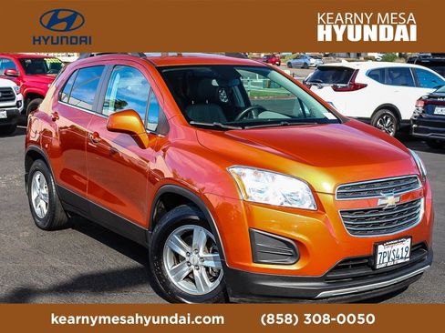 Used 2015 Chevrolet Trax LT w/ LT Sun and Sound Package image 1