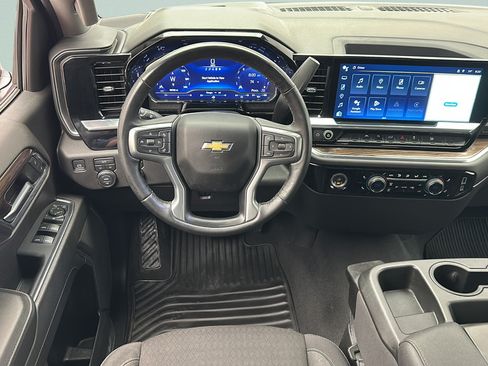 Used 2024 Chevrolet Silverado 1500 LT AWD/4WD image 14