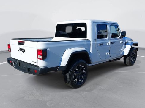 New 2026 Jeep Gladiator Sahara image 5