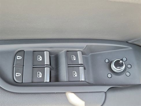 Used 2023 Audi Q5 2.0T Premium Plus image 22