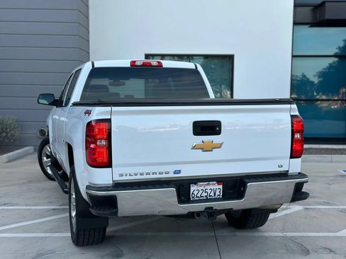 Used 2018 Chevrolet Silverado 1500 LT w/ LT Eassist Package AWD/4WD image 7