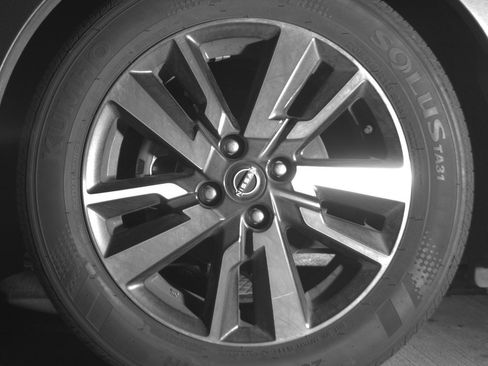 Used 2025 Nissan Versa SV FWD image 12