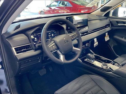 New 2026 Mitsubishi Outlander SE image 6